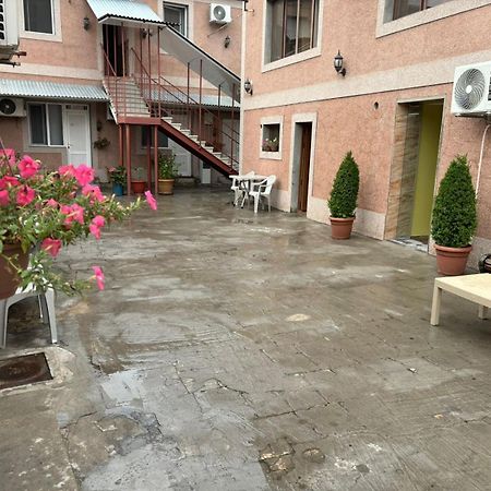 Styopa Hotel Erivan Exterior foto
