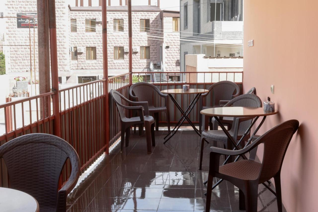 Styopa Hotel Erivan Exterior foto