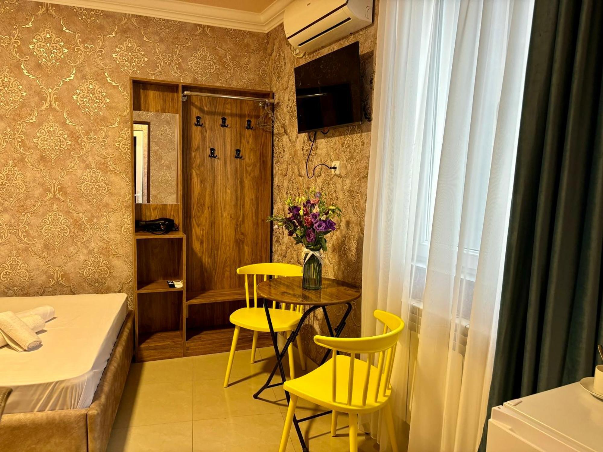 Styopa Hotel Erivan Exterior foto