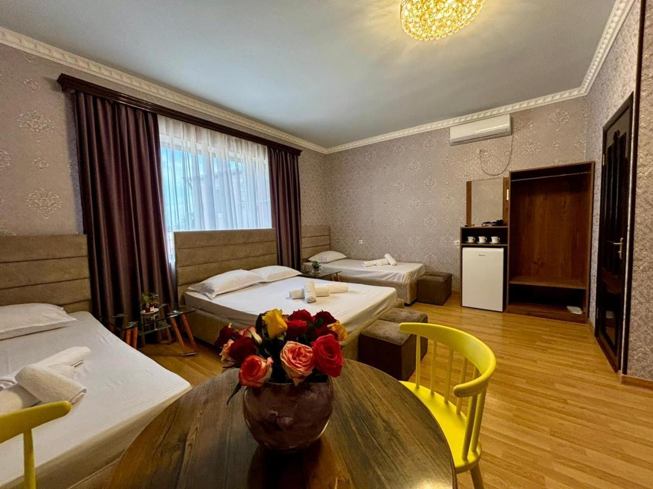 Styopa Hotel Erivan Exterior foto