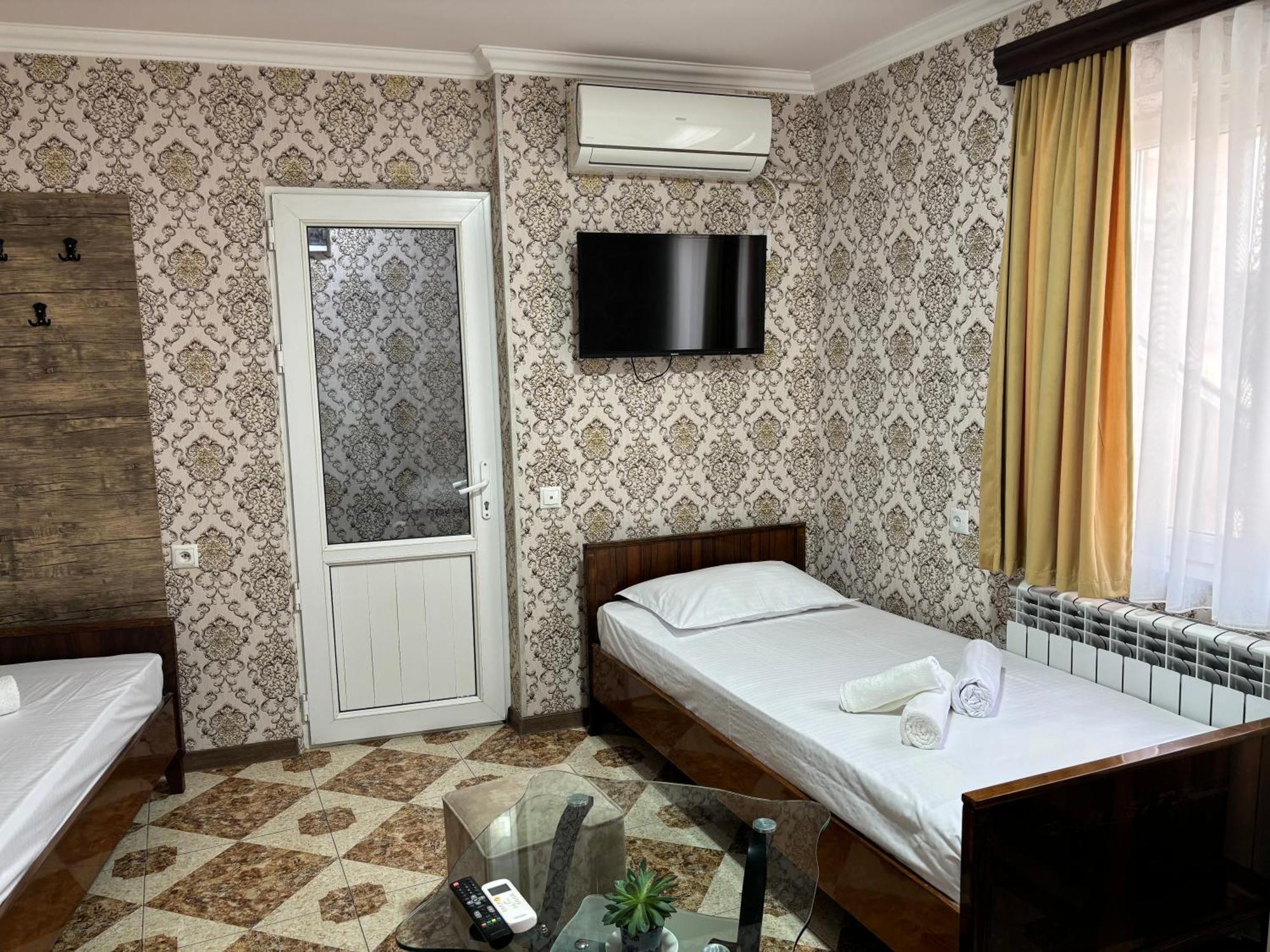 Styopa Hotel Erivan Exterior foto